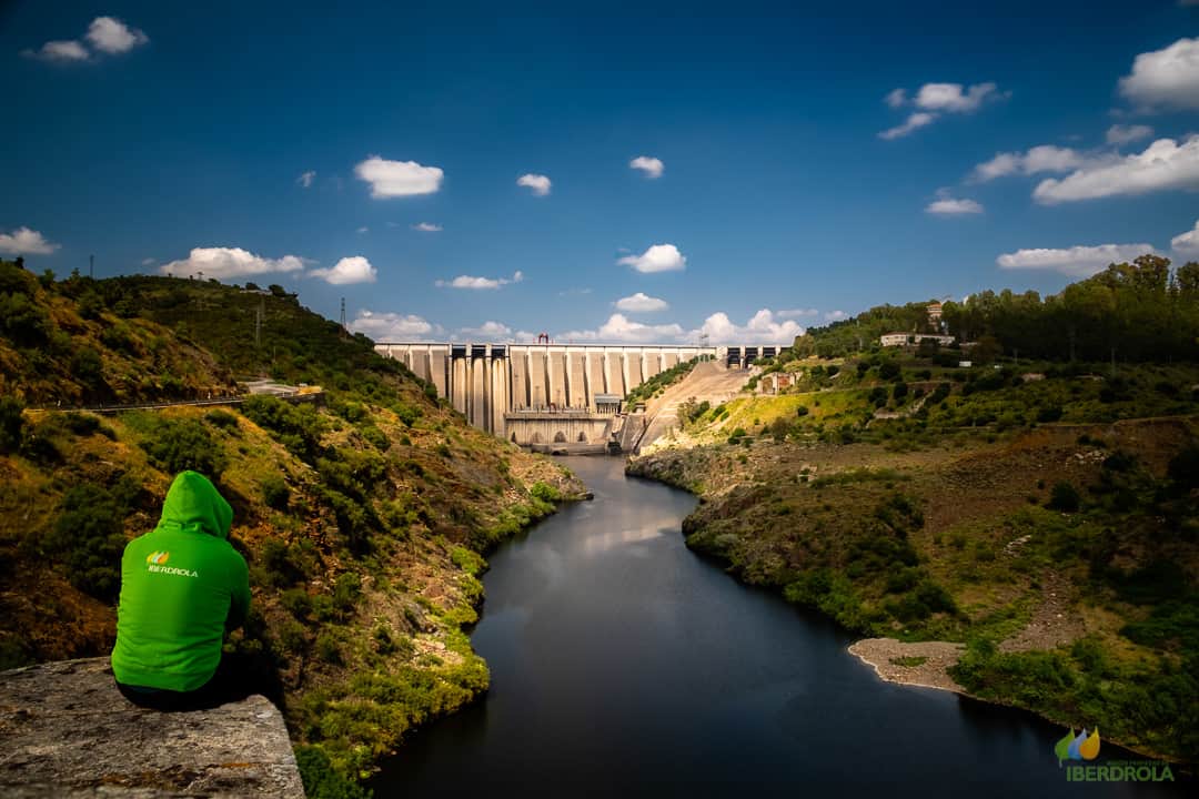 Presa iberdrola en el rio