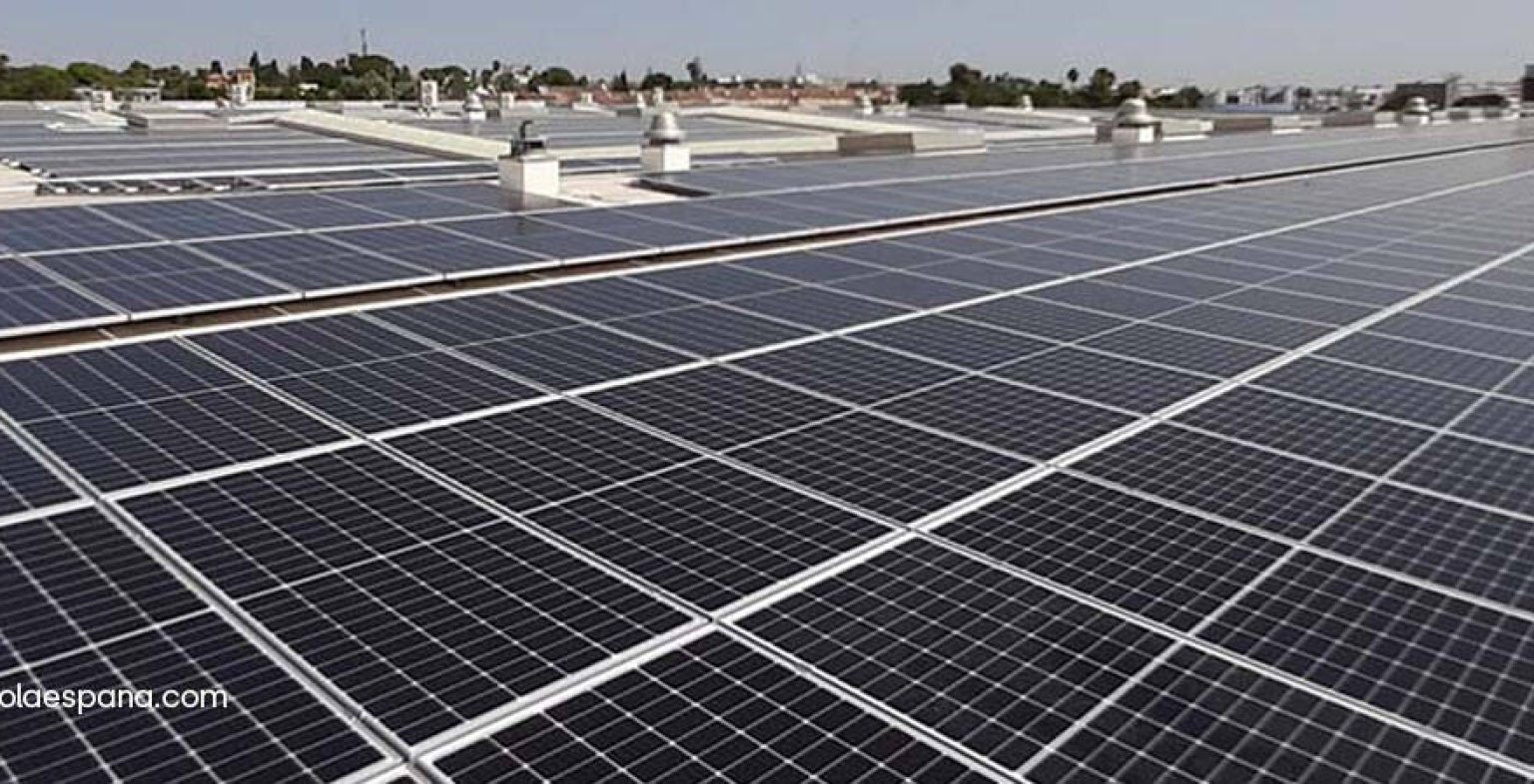 paneles solares de una Comunidad energética de Iberdrola